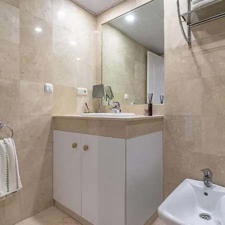 Atico Familiar Con Terraza Y Bonitas Vistas Al Mar En - Rio Real 282g 아파트 마르베야